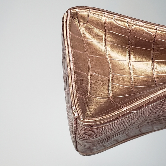 Liz Claiborne Gold Faux Crocodile Embossed Handbag EUC - Picture 4 of 6